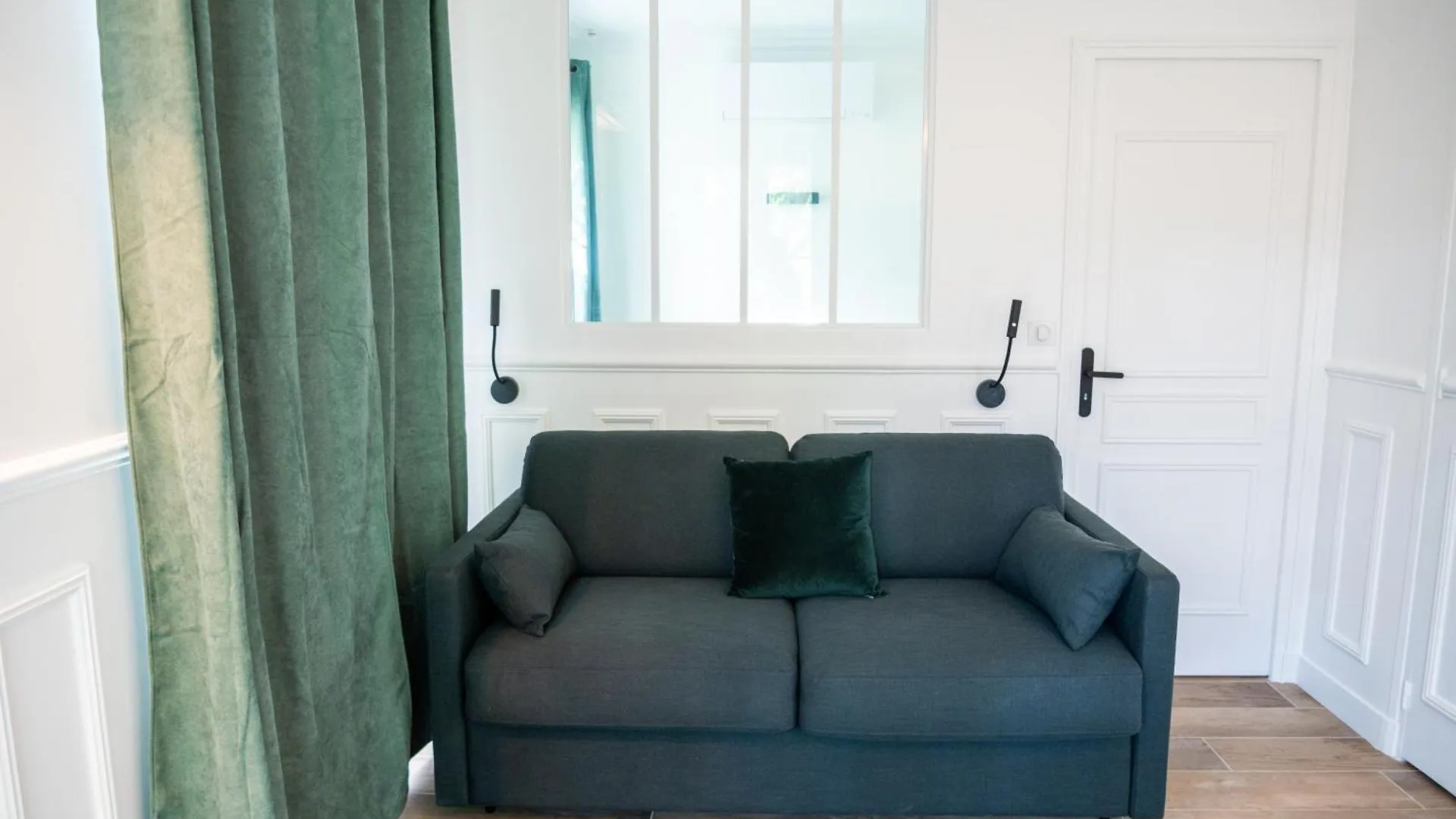 Cosy Suite With A Terrasse In A Calm Area Paris