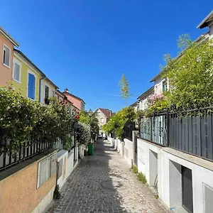 Charming Townhouse With Garden In The Of Ferienhaus